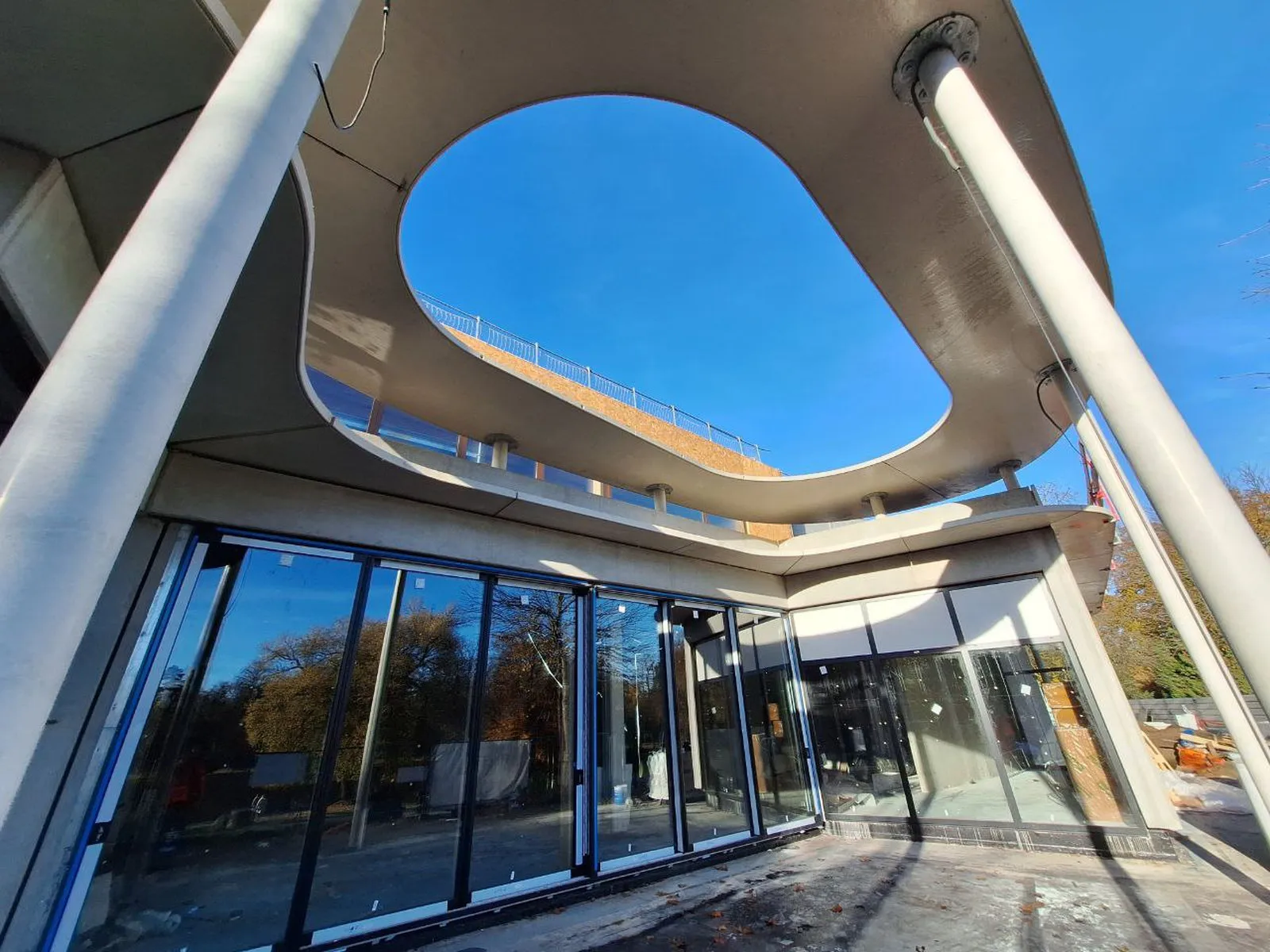 Auvent béton fibré Bowling Orangerie Strasbourg - Levage