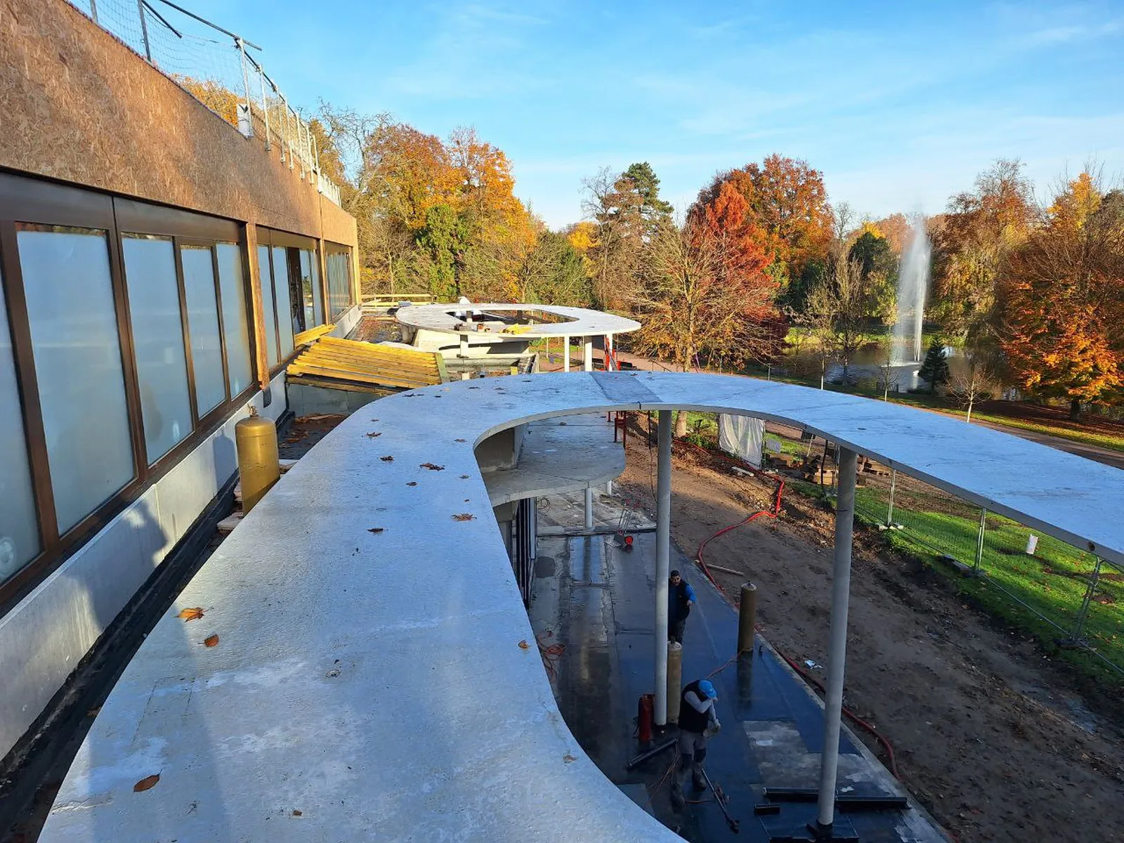 Auvent béton fibré Bowling Orangerie Strasbourg - Installation