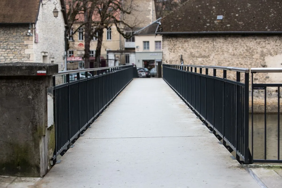 - Ouvrages d'art
- Réparation
- Renforcement 1 - FEHR Group
