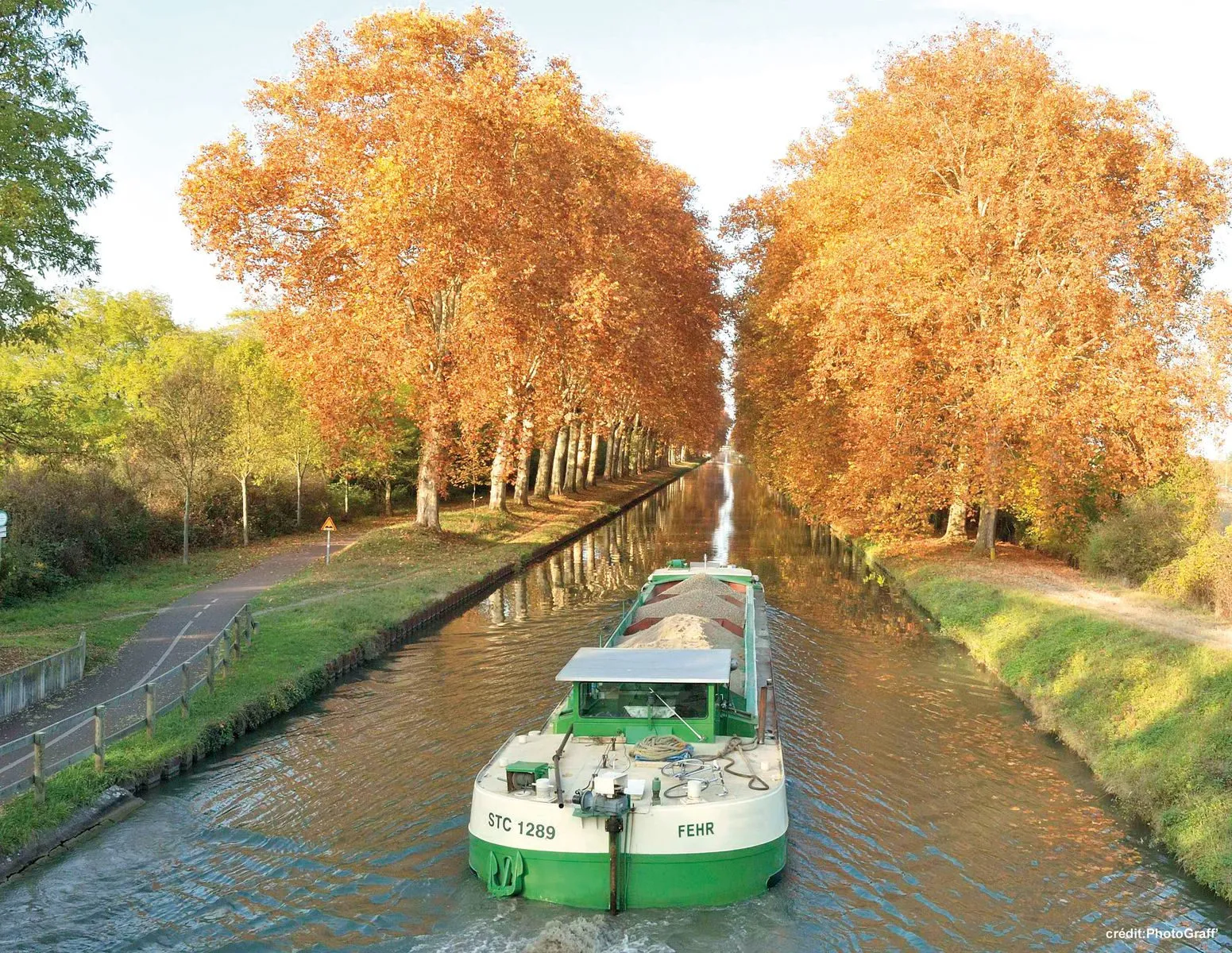 Péniche canal FEHR Group