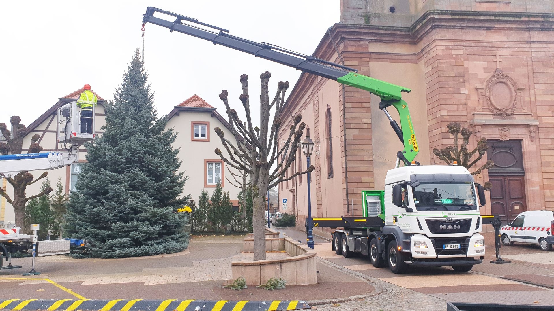 camion grue 4 essieux 32T | FEHR Group