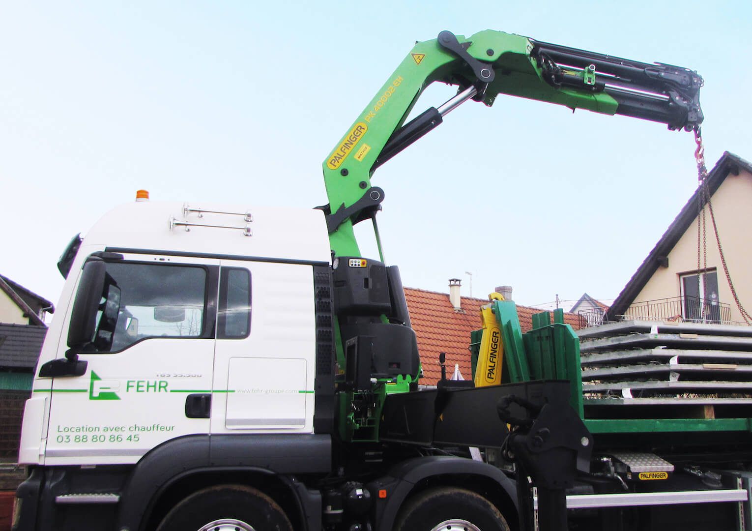 Camion grue 4 essieux 32T