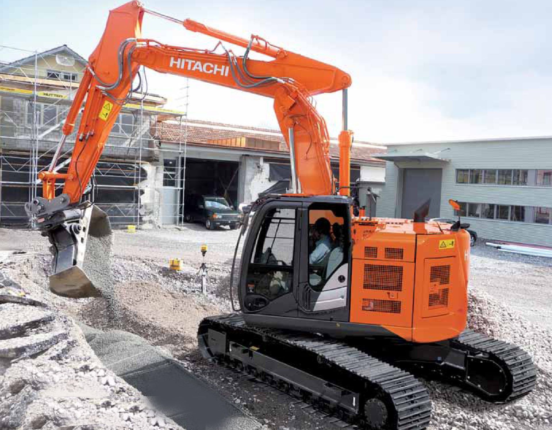 Pelle sur chenilles 24T compacte Hitachi 2X225